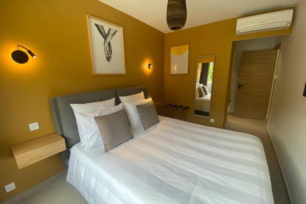 Rez De Villa De Charme-Piscine-3 Chambres 6 Pers Saint-Raphaël Kültér fotó